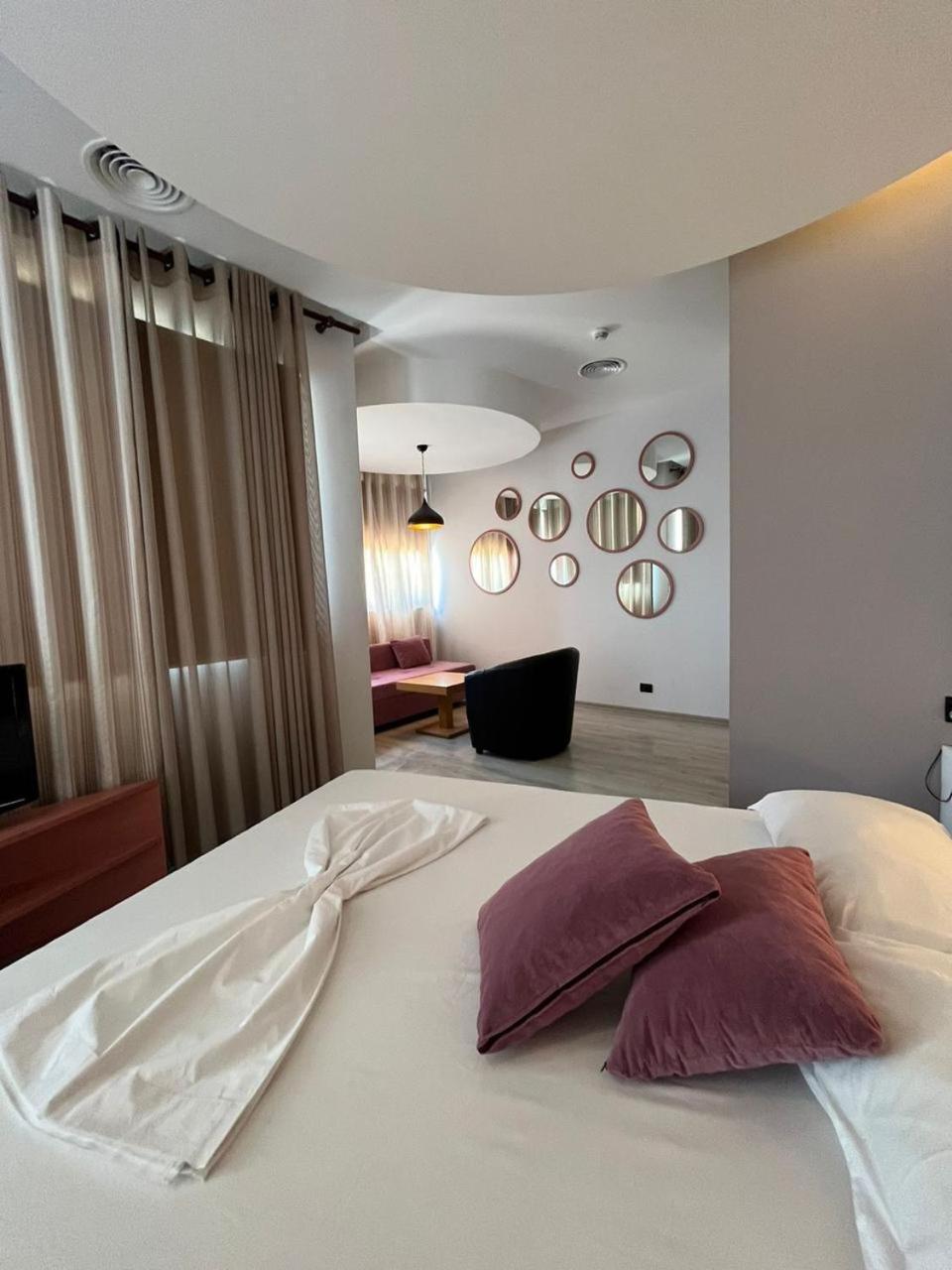 Icon Hotel Vlore Exterior photo
