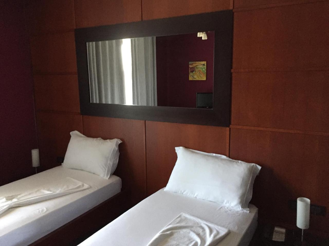 Icon Hotel Vlore Exterior photo